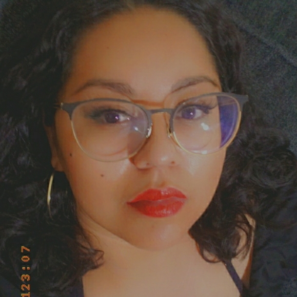 Meet your Posher, Roxy - Picture 1 of 1